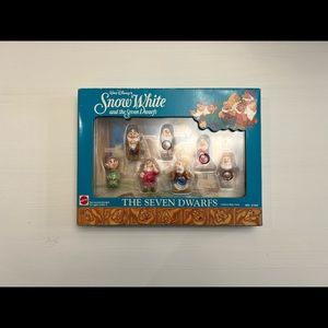 Vintage 1993 Walt Disney's Snow White and the Seven Dwarfs figure Set #5184 BNIB